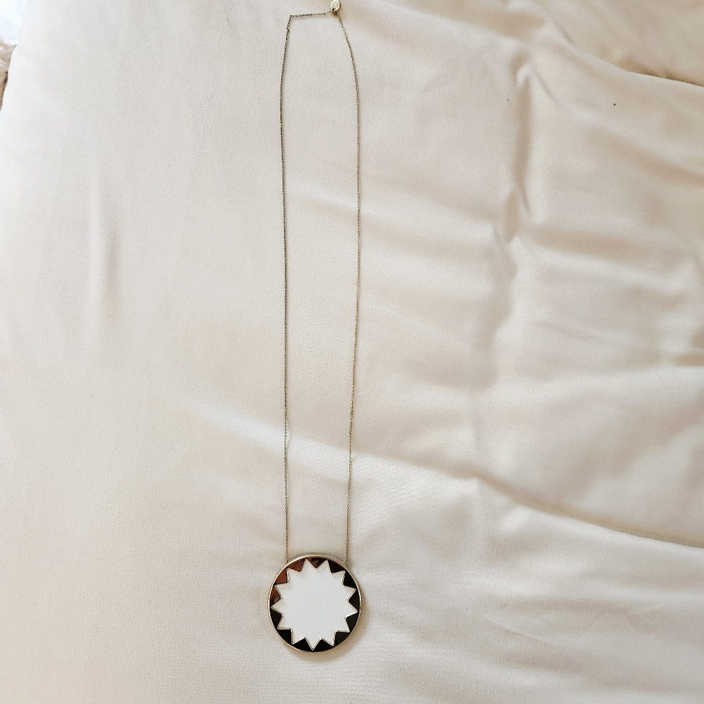 House of Harlow Large Gold White Sunburst Necklace - Picture 2 of 5